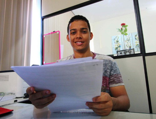Wester Silva Vieira, 19, foi aluno de escola pública, estudou sozinho e passou em quatro faculdades públicas de medicina