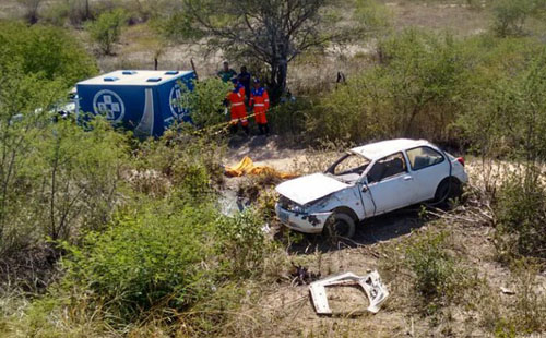 Caso ocorreu a três quilômetros de onde oito pessoas morreram em um acidente de ônibus (Foto: Blog do Jeferson Almeida)